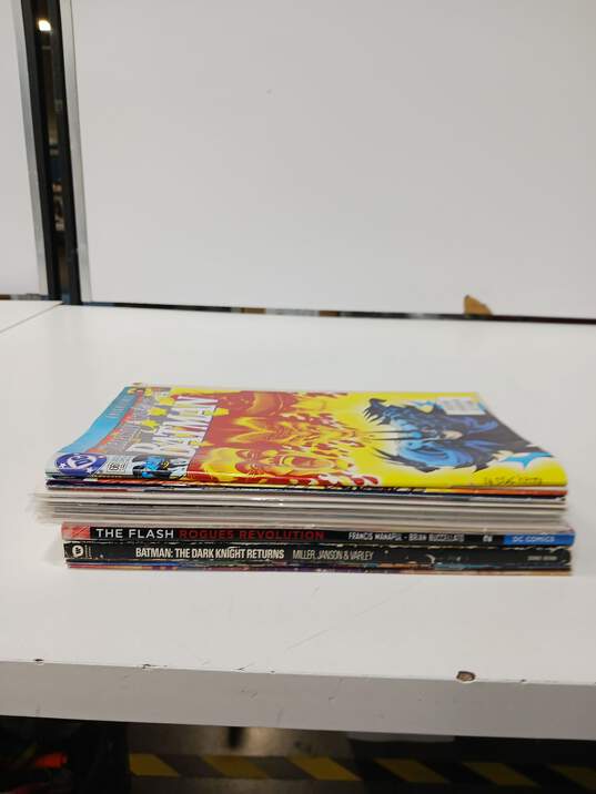 Bundle of 14 Assorted DC Comic Books image number 3