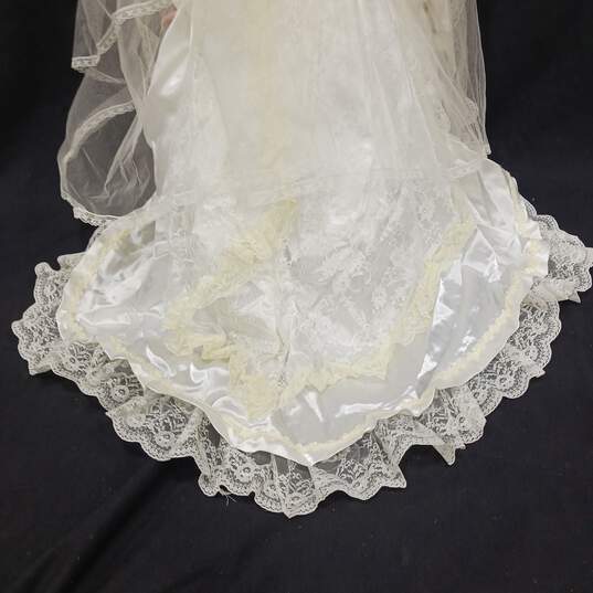 Vintage Porcelain Wedding Themed Doll w/Dress image number 3