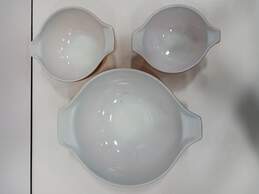 Set Of 3 Pyrex Brown & White Mixing Bowls/Baking Dishes alternative image
