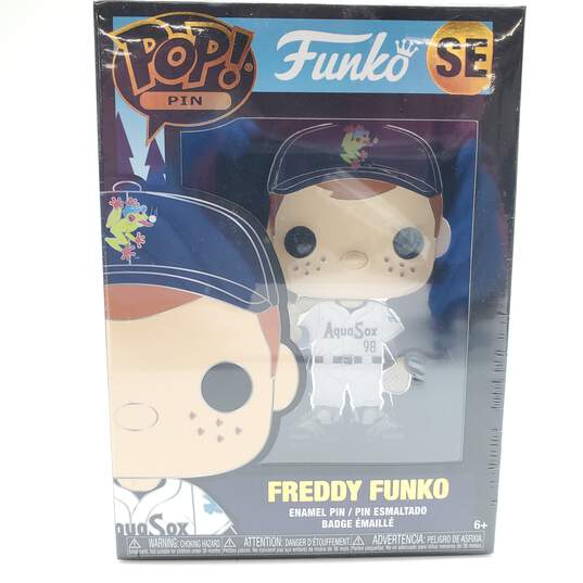 Pop Pin | Freddy Funko SE image number 1