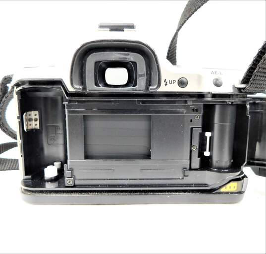 Pentax ZX-60 SLR 35mm Film Camera W/ Lens Flash & Case image number 4