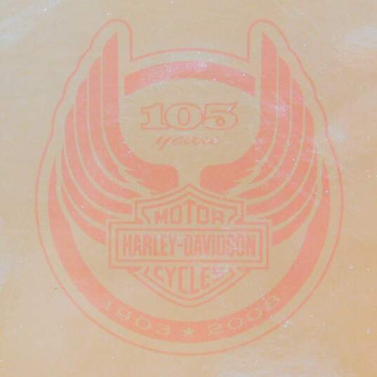 Harley Davidson 105th Anniversary Gift Box Set w/ Flags, Wallet & Bracelet image number 6