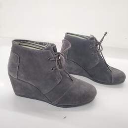 Toms Gray Suede Ankle Boots Women's Size 6.5 alternative image
