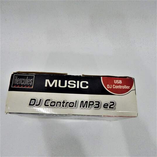 Hercules Brand DJ Control MP3 e2 Model USB DJ Controller w/ Original Box and Accessories image number 3