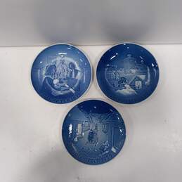 3 Vintage Copenhagen Porcelain Christmas Collector Plates alternative image