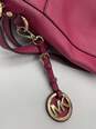 Womens Magenta Leather Inner Pockets Logo Adjustable Strap Crossbody Bag image number 6