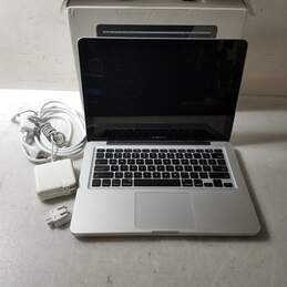 Apple MacBook Pro Intel Core i5 2.4GHz  13 Inch  Late 2011