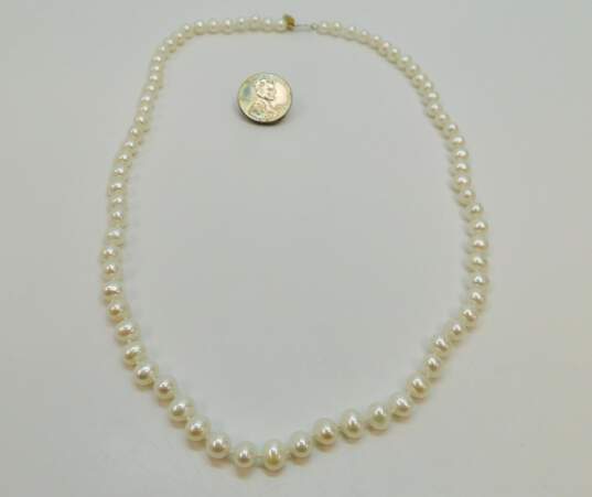 14K Yellow Gold Clasp Pearl Hand Knotted Necklace 18.7g image number 4