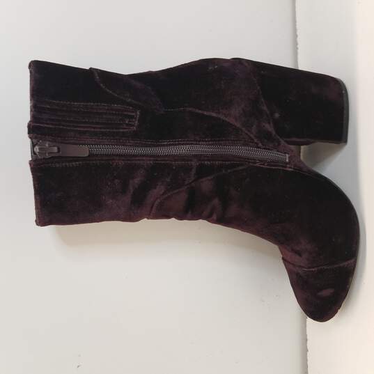 Kendall & Kylie Velvet Purple Boots Women's Size 6.5 image number 2