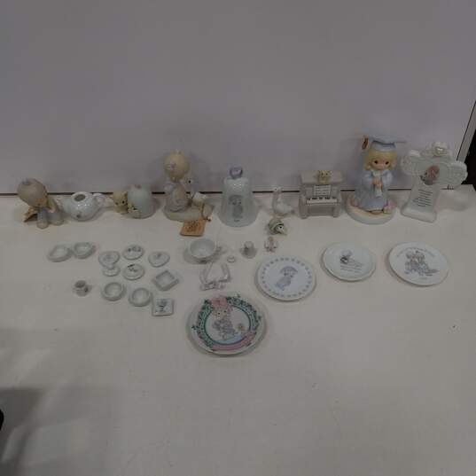 Bundle of Assorted Precious Moments Figurines image number 1