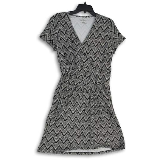 Womens Black White Herringbone V-Neck Short Sleeve Fit & Flare Dress Size L image number 1