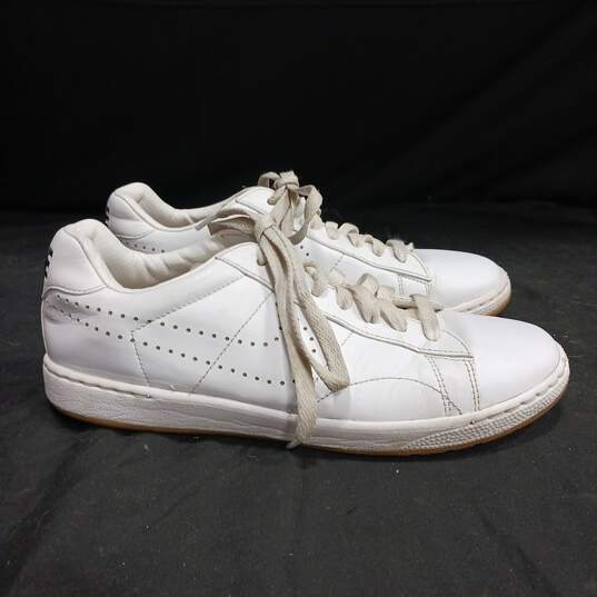 Women's White Nike Shoes Size 8.5 image number 3