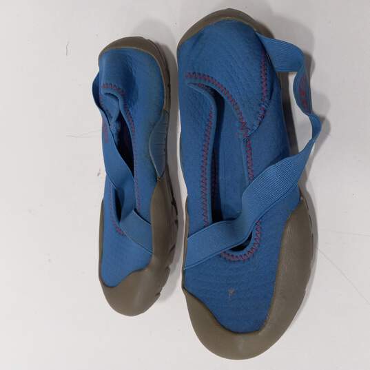 Women's Blue/Gray Roatan Water Shoes Size 9 image number 3