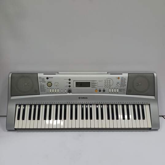 GRAY YAMAHA YPT-300 ELECTRIC PIANO KEYBOARD image number 1