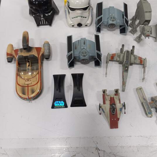 Star Wars Collectibles Lot image number 4