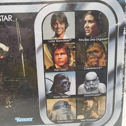 Star Wars ESCAPE FROM DEATH STAR Board Game w/ Grand Moff Tarkin Figure Sealed NIB alternative image