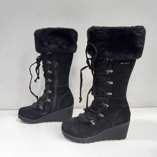 Bearpaw Woman's Black Suede Boots Size 6 image number 2