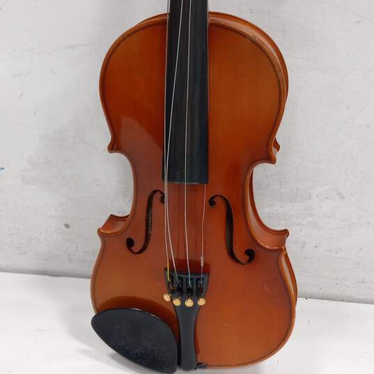 Suzuki Violin with Travel Case image number 3