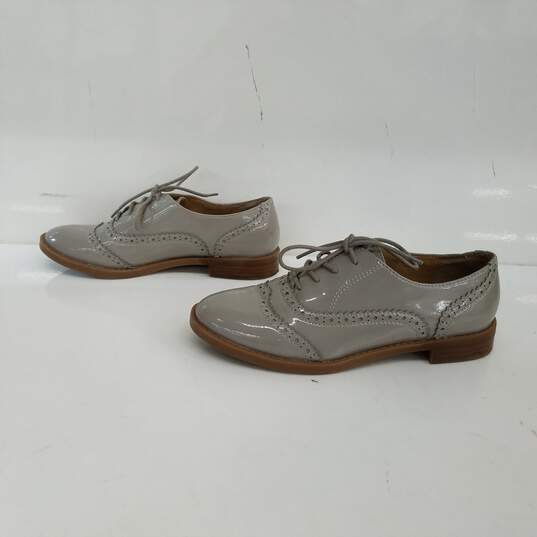 Franco Sarto Wingtip Oxford Iverna Gray Faux Patent Leather Shoes Size 6.5M image number 1