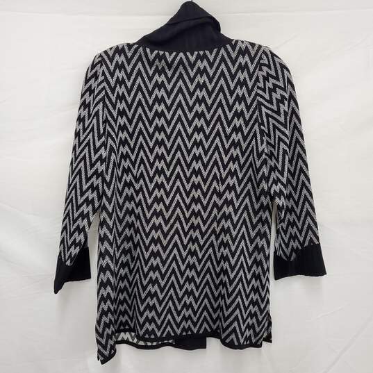 Misook WM's 100% Acrylic Black & White Korean Design Cardigan Size M image number 2