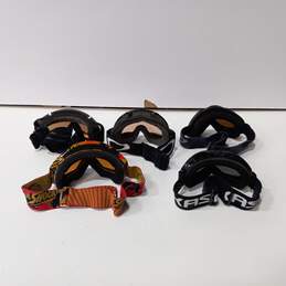 Bundle of 5 Assorted Skiing and Snowboarding Goggles alternative image