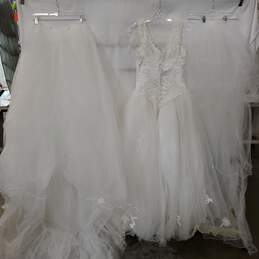 Mori Lee Long Sleeveless Beaded Zip Back Wedding Dress W/Train & Veil Size 10 alternative image
