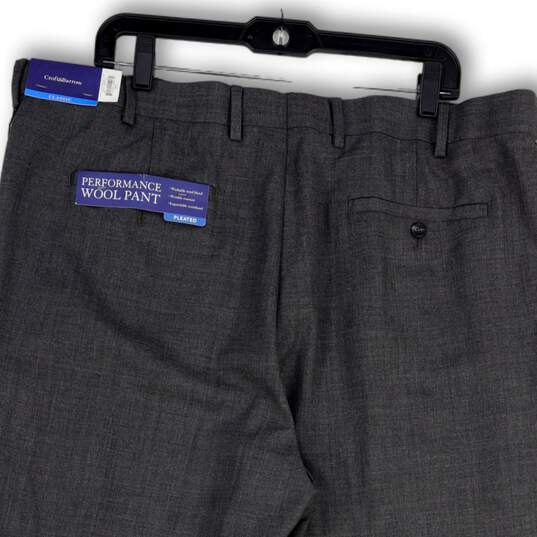 NWT Mens Gray Pleated Classic Fit Pockets Straight Leg Dress Pants Sz 40x30 image number 4
