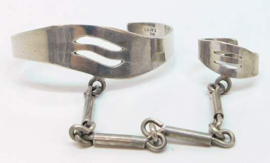 Taxco Mexico 925 Modernist Cut Outs Wavy Ring & Cuff Bracelet Connected With Bar Chain 32.2g image number 4