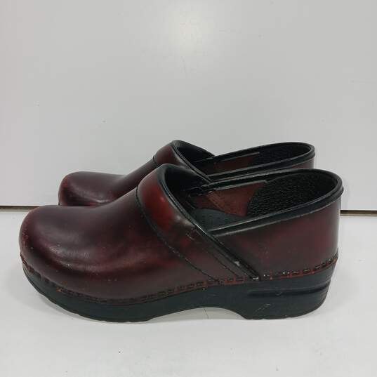 Dansko Women's Brown Leather Clogs Euro Size 38 image number 2