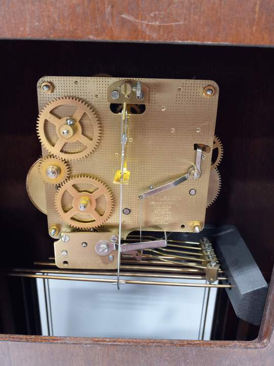 Vintage Howard Miller Pendulum Wall Clock 613-424 image number 5