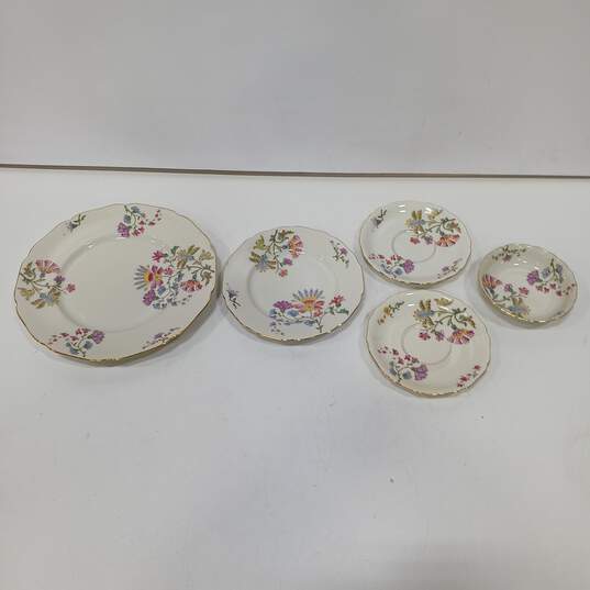 Bundle of 5 Royal York Fine China Plates, And 1 Bowl image number 2