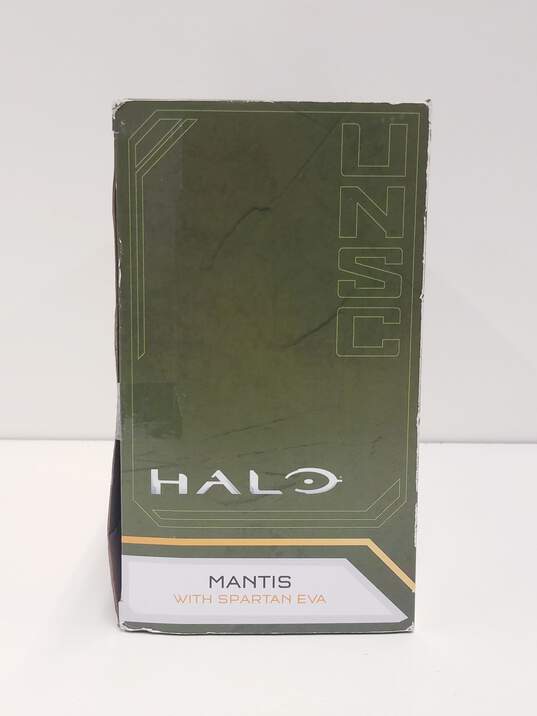 World of Halo Mantis With Spartan EVA Action Figure image number 3
