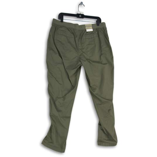 NWT Eddie Bauer Womens Green Elastic Waist Slash Pocket Curvy Ankle Pants Sz 16 image number 2