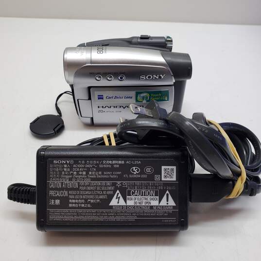 Sony 20x Optical Zoom 800x Digital Zoom DCR-HC28 Camcorder w/Cord For Parts/Repair image number 1