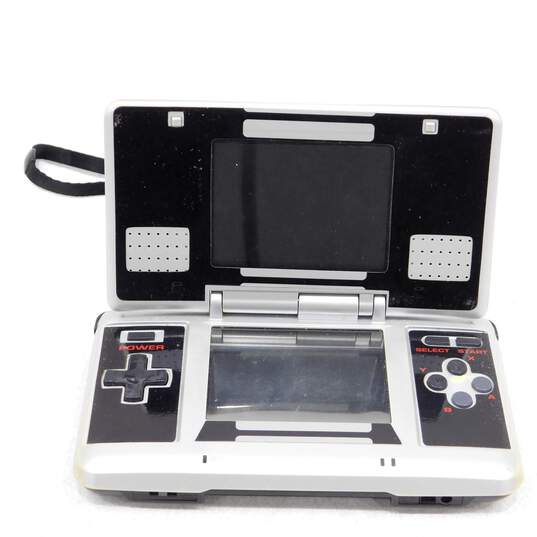 Nintendo DS w/ 3 Games image number 4