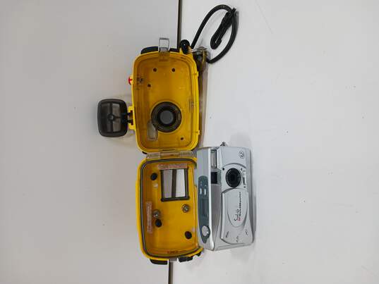 Reemaster Digital Camera In Case w/ Accessories image number 3