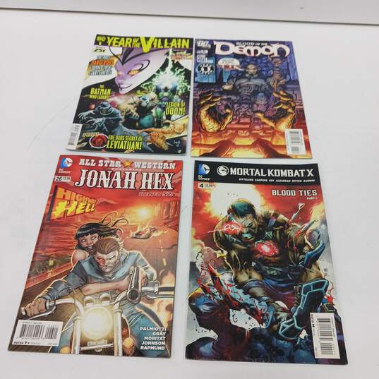 Bundle of 12 Assorted DC Comic Books image number 6