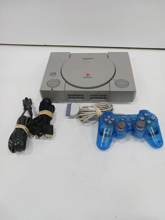 Sony PlayStation PS1 SCPH-7501 Console FOR PARTS or REPAIR image number 1