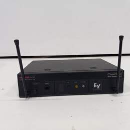 N/ DYM Series UHF Wireless Clear Scan Auto Channel Select With Headsets alternative image