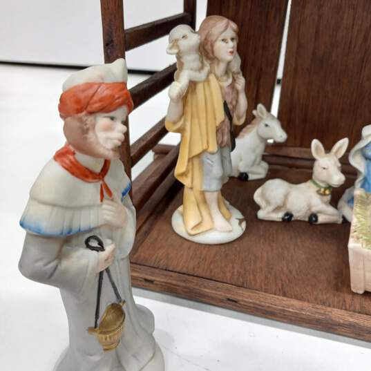 11pc Porcelain Nativity Set image number 4
