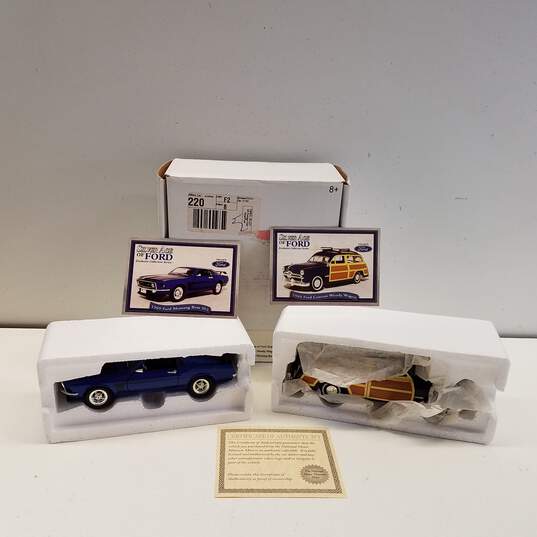 12 Diecast Classic Cars and Display Case image number 6