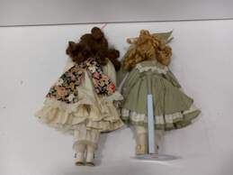 Bundle of 2 Assorted Porcelain Dolls alternative image