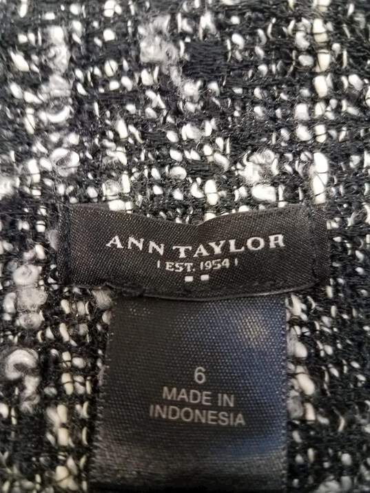 Ann Taylor Women's Black Skirt Size 6 image number 2