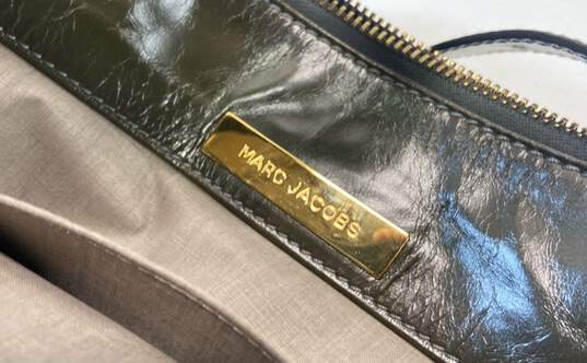 Marc Jacobs Patent Leather Pocket Shoulder Bag Olive Green image number 7