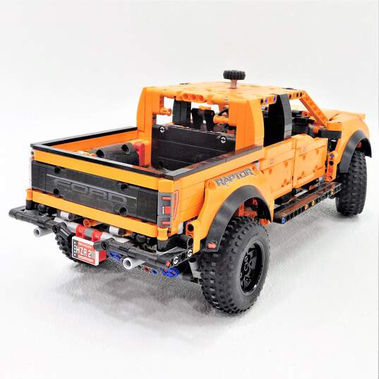 Lego Technic 42126 Ford F-150 Raptor Assembled Building Toy Set image number 4