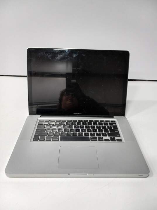 MacBook Pro 15 Inch Intel Core 2 Duo image number 2