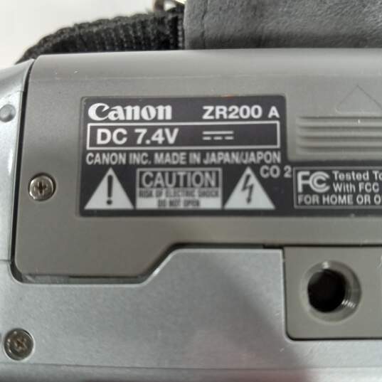 Canon 400x  Silver Camcorder image number 3