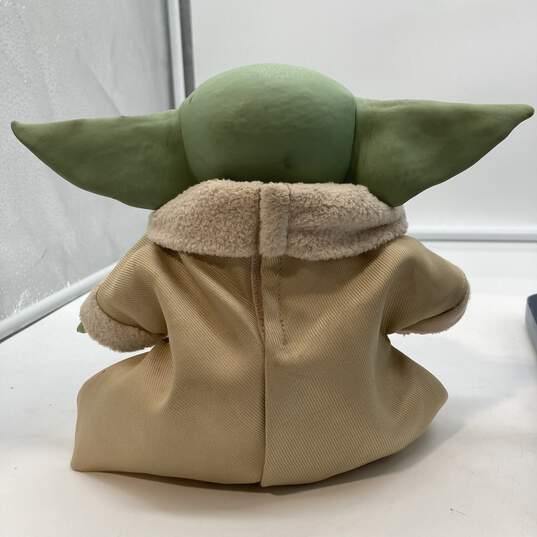 Animated Baby Yoda Figure image number 2