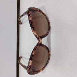 Women's Sunglasses with Wink Wink Case alternative image
