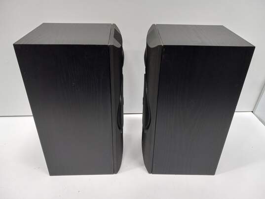 B & W 2003-ZMF Bookshelf Speakers With Audio Cables image number 2